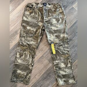 NWT Realtree Camouflage Outdoor Pants